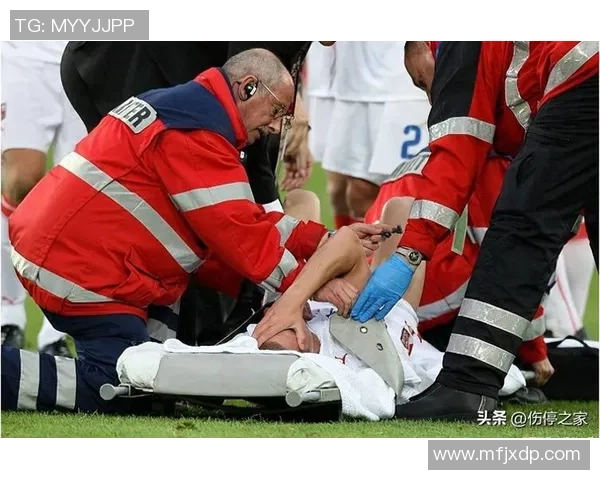 足球明星如何通过科学训练和心理素质克服伤病困扰保持竞技状态