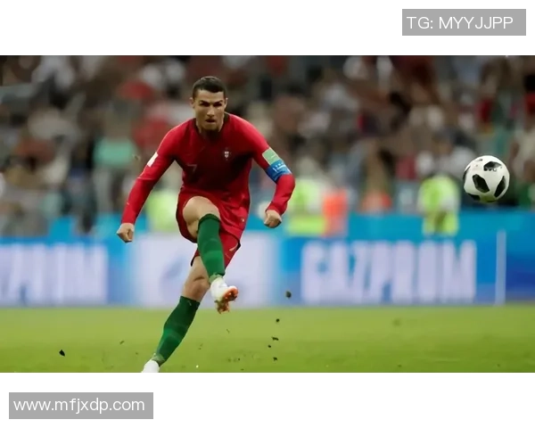 足球明星悠闲散步视频素材尽显运动魅力与生活风采 足球明星悠闲散步视频素材尽显运动魅力与生活风采