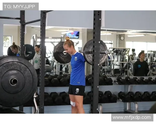 足球明星日常锻炼揭秘如何保持最佳状态与体能训练技巧分享