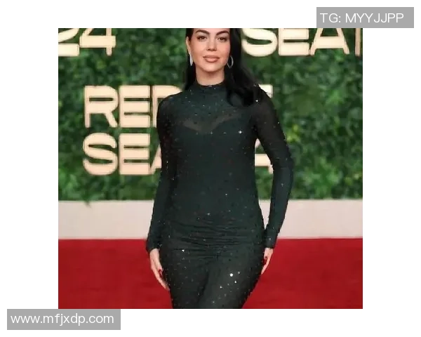 足球明星的女友中谁的魅力与性感最为突出引发热议